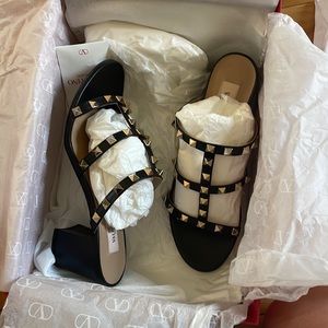 Valentino Garavani Slides EU 37 Black Studded